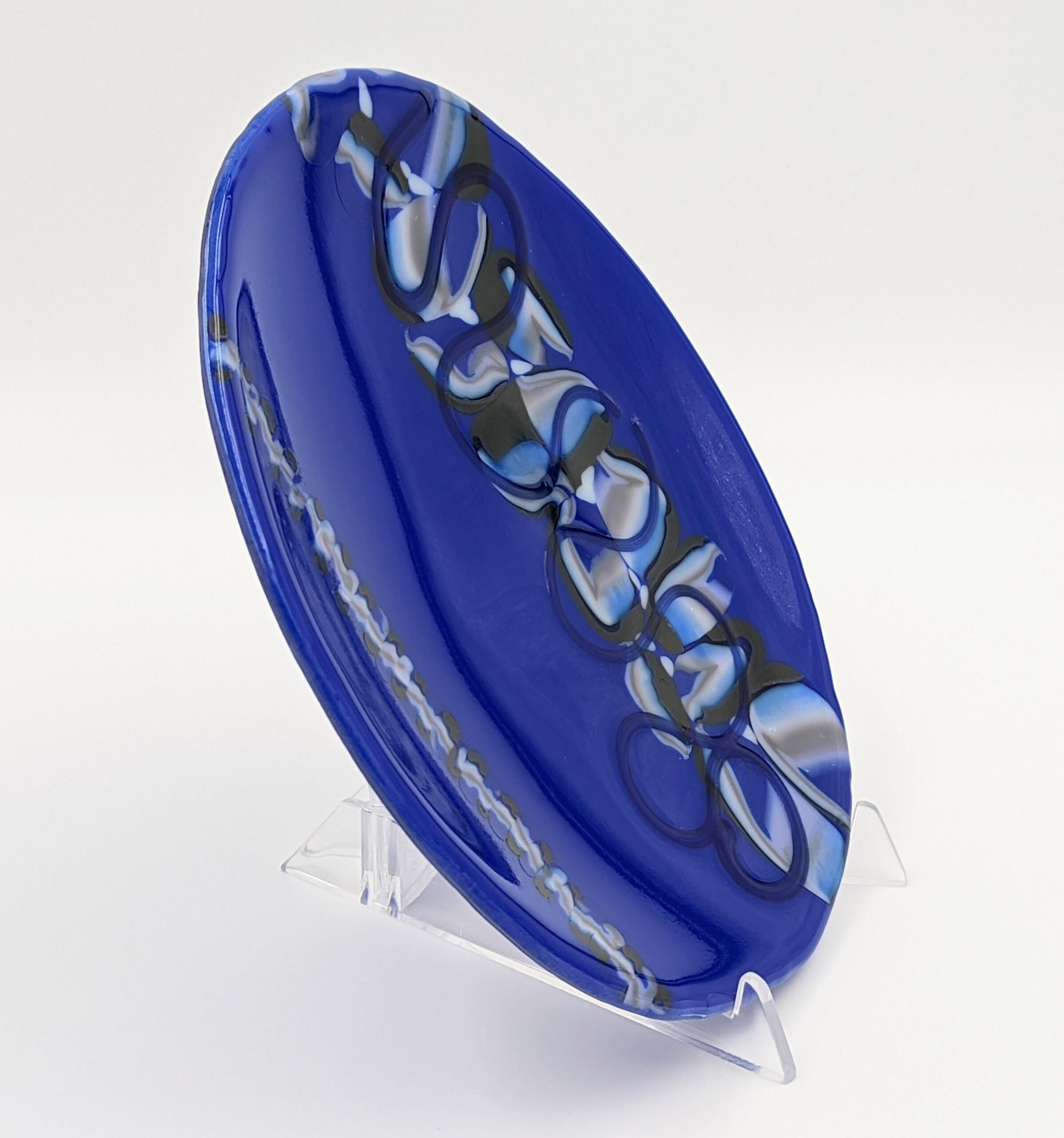 In blue, fused glass 28 cm